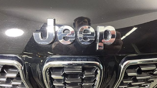 2024 Diamond Black Crystal Pearlcoat Jeep Compass Limited 4X4 SUV