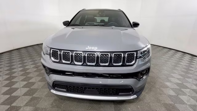 2024 Sting-Gray Clearcoat Jeep Compass Limited 4X4 SUV