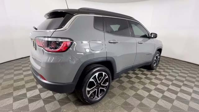 2024 Sting-Gray Clearcoat Jeep Compass Limited 4X4 SUV