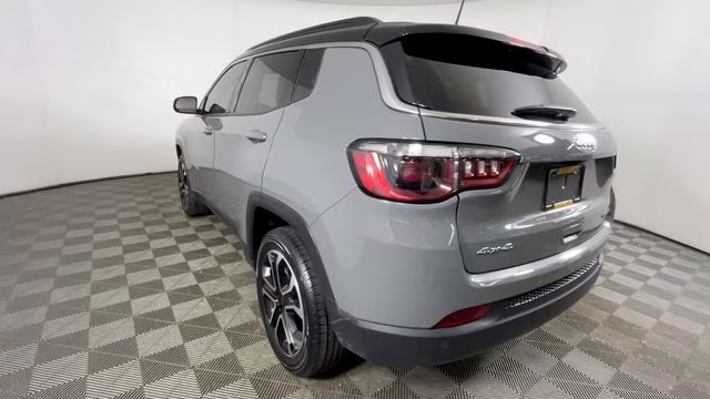 2024 Sting-Gray Clearcoat Jeep Compass Limited 4X4 SUV