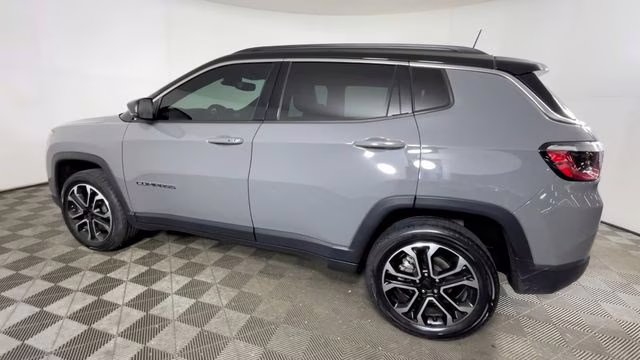 2024 Sting-Gray Clearcoat Jeep Compass Limited 4X4 SUV