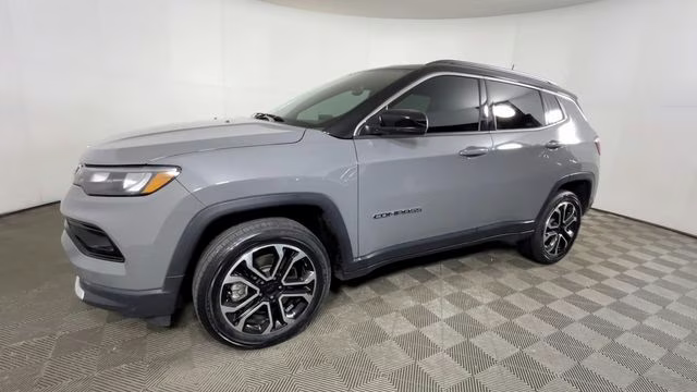 2024 Sting-Gray Clearcoat Jeep Compass Limited 4X4 SUV