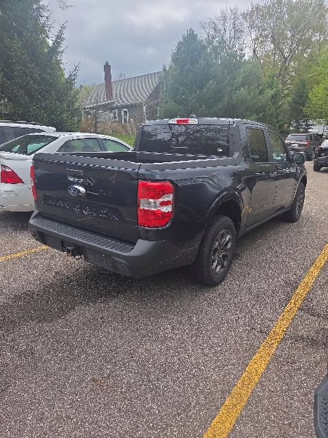 2022 Blue Ford Maverick XLT FWD Truck