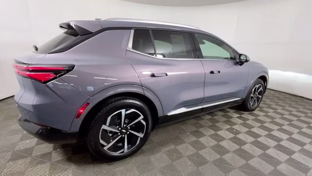 2025 Galaxy Gray Metallic Chevrolet Equinox EV LT FWD SUV