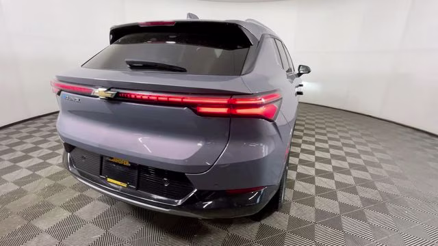 2025 Galaxy Gray Metallic Chevrolet Equinox EV LT FWD SUV