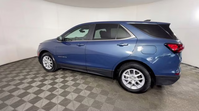 2024 Lakeshore Blue Metallic Chevrolet Equinox LT FWD SUV