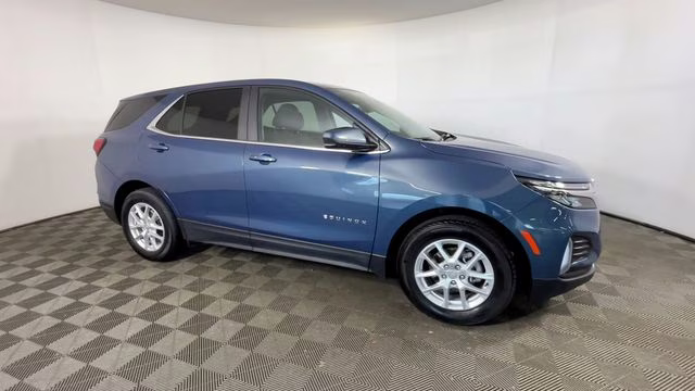 2024 Lakeshore Blue Metallic Chevrolet Equinox LT FWD SUV