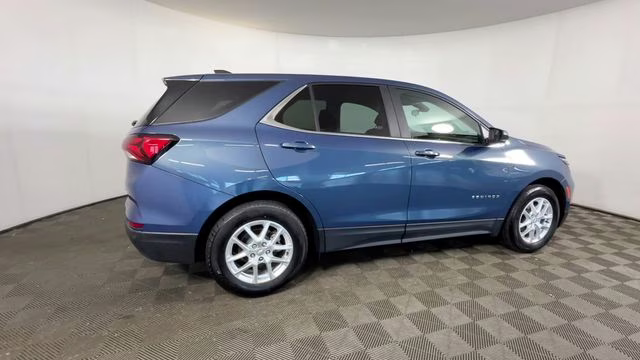2024 Lakeshore Blue Metallic Chevrolet Equinox LT FWD SUV