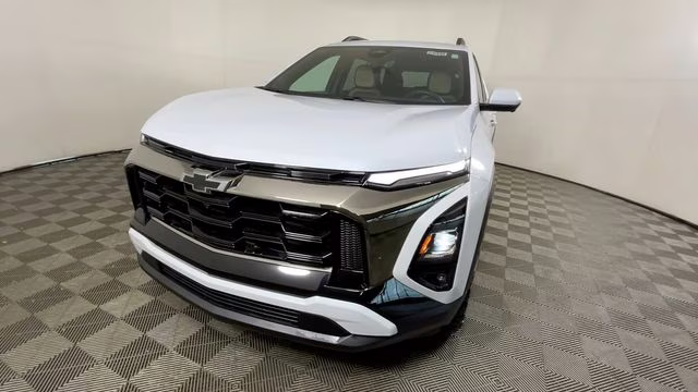 2026 Polar White Tricoat Chevrolet Equinox ACTIV FWD SUV