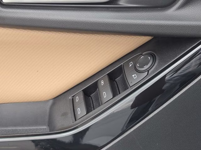 2026 Polar White Tricoat Chevrolet Equinox ACTIV FWD SUV