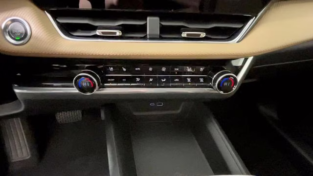 2026 Polar White Tricoat Chevrolet Equinox ACTIV FWD SUV