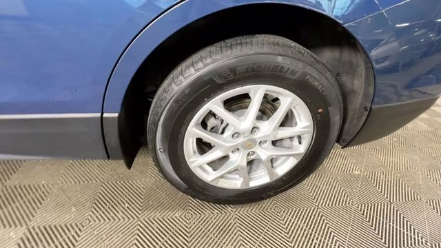 2024 Lakeshore Blue Metallic Chevrolet Equinox LT FWD SUV
