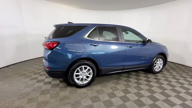 2024 Lakeshore Blue Metallic Chevrolet Equinox LT FWD SUV