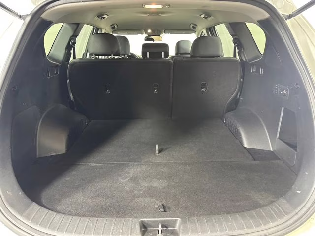 2019 Quartz White Hyundai Santa Fe SE FWD SUV