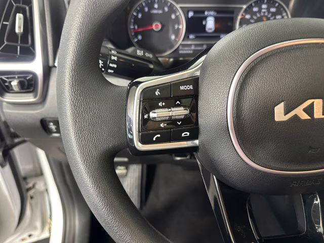 2023 Glacial White Pearl Kia Sorento LX AWD SUV