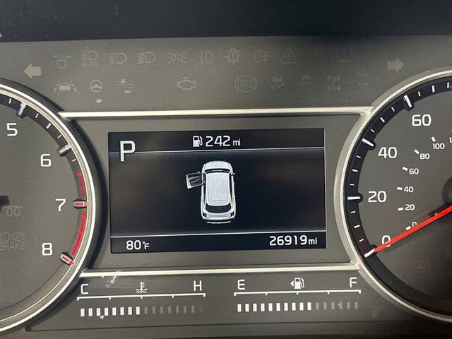 2023 Glacial White Pearl Kia Sorento LX AWD SUV