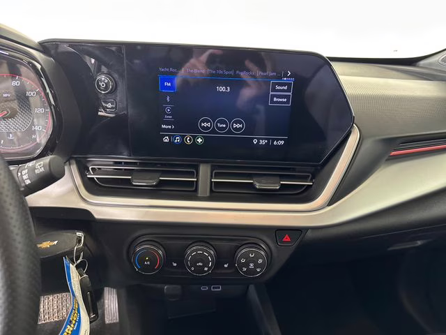 2025 Nitro Yellow Metallic Chevrolet Trax 1RS FWD SUV