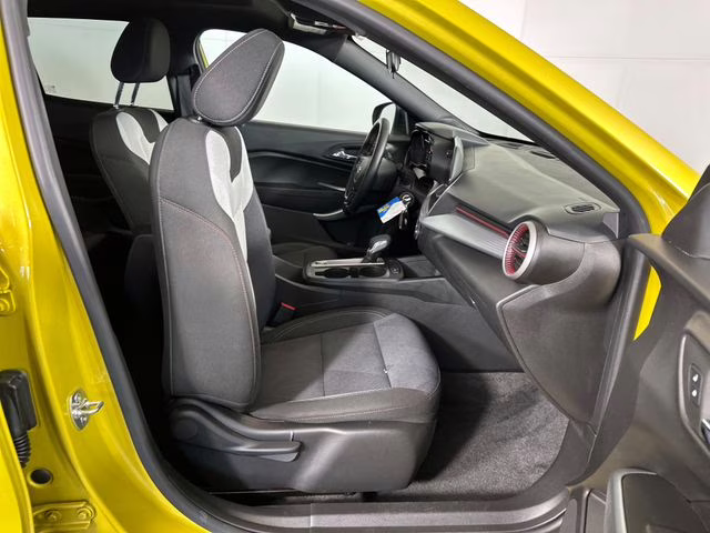 2025 Nitro Yellow Metallic Chevrolet Trax 1RS FWD SUV
