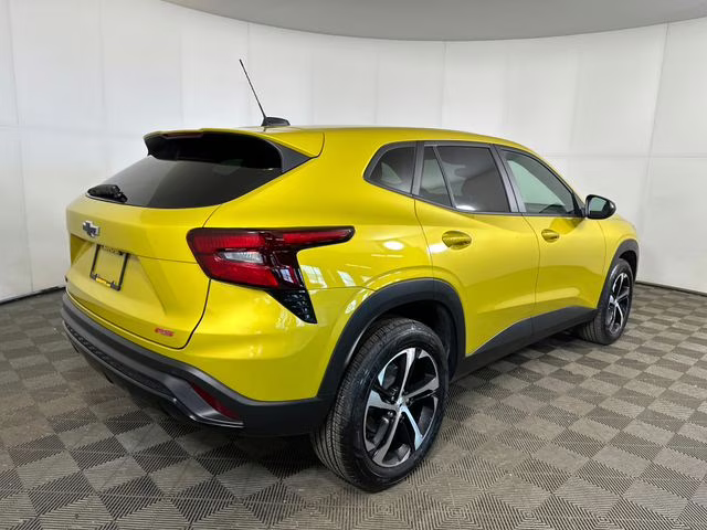 2025 Nitro Yellow Metallic Chevrolet Trax 1RS FWD SUV