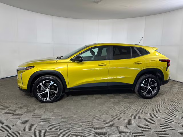 2025 Nitro Yellow Metallic Chevrolet Trax 1RS FWD SUV