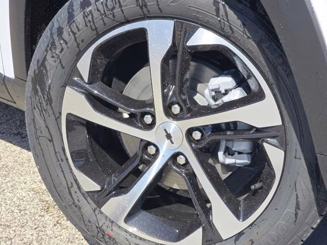 2026 Summit White Chevrolet Trax 1RS FWD SUV