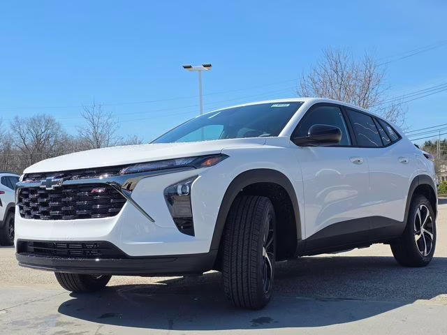 2026 Summit White Chevrolet Trax 1RS FWD SUV