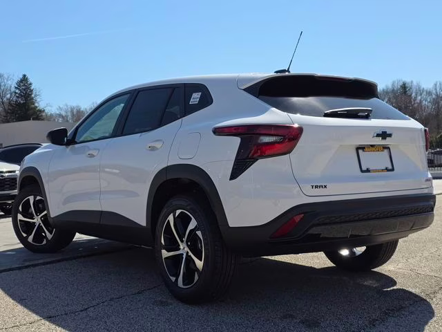 2026 Summit White Chevrolet Trax 1RS FWD SUV