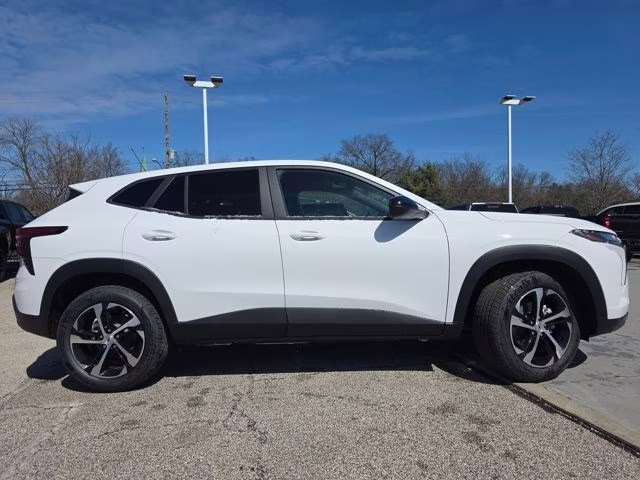 2026 Summit White Chevrolet Trax 1RS FWD SUV