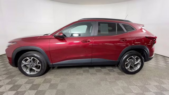 2024 Crimson Metallic Chevrolet Trax LT FWD SUV