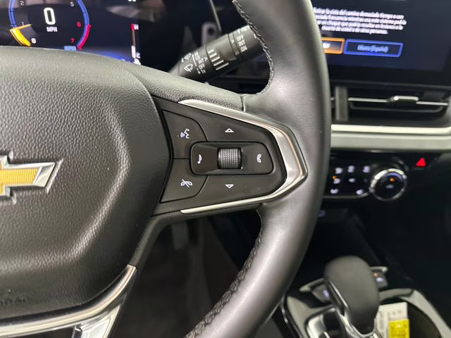 2025 Summit White Chevrolet Trax LT FWD SUV