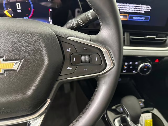 2025 Summit White Chevrolet Trax LT FWD SUV