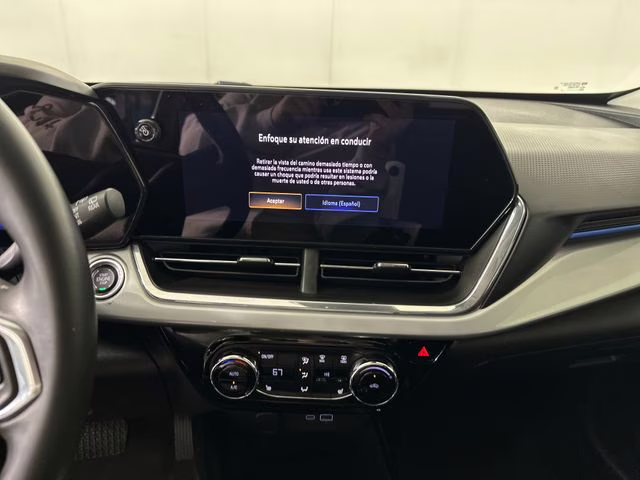 2025 Summit White Chevrolet Trax LT FWD SUV