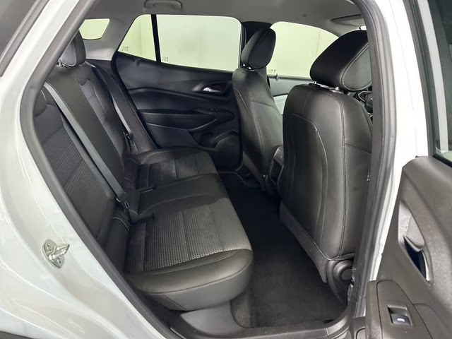 2025 Summit White Chevrolet Trax LT FWD SUV