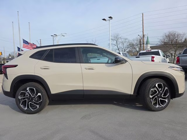 2026 White Sands Chevrolet Trax 2RS FWD SUV