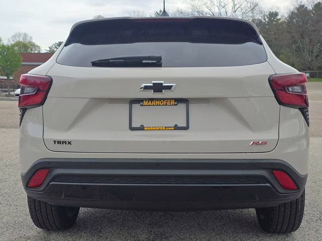 2026 White Sands Chevrolet Trax 2RS FWD SUV