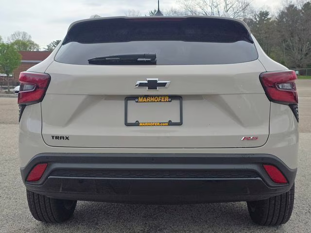 2026 White Sands Chevrolet Trax 2RS FWD SUV