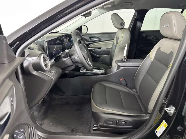 2025 Mosaic Black Metallic Chevrolet Trax ACTIV FWD SUV