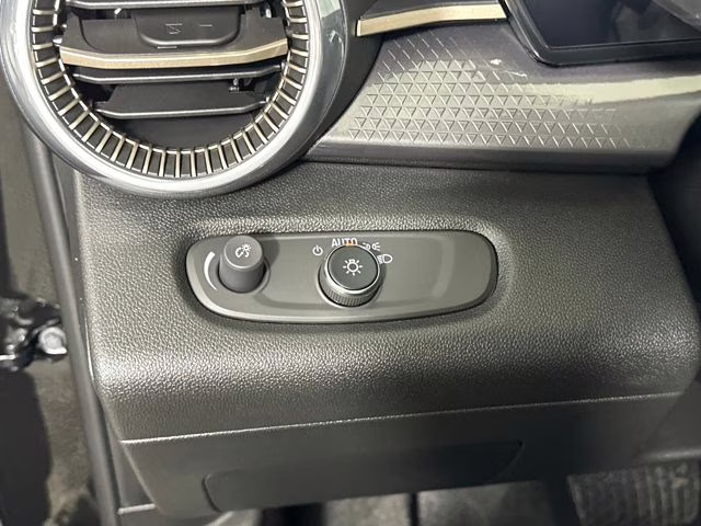 2025 Mosaic Black Metallic Chevrolet Trax ACTIV FWD SUV