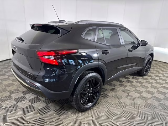 2025 Mosaic Black Metallic Chevrolet Trax ACTIV FWD SUV