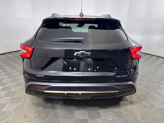 2025 Mosaic Black Metallic Chevrolet Trax ACTIV FWD SUV