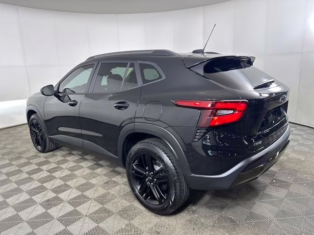 2025 Mosaic Black Metallic Chevrolet Trax ACTIV FWD SUV