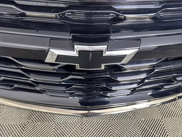 2025 Mosaic Black Metallic Chevrolet Trax ACTIV FWD SUV