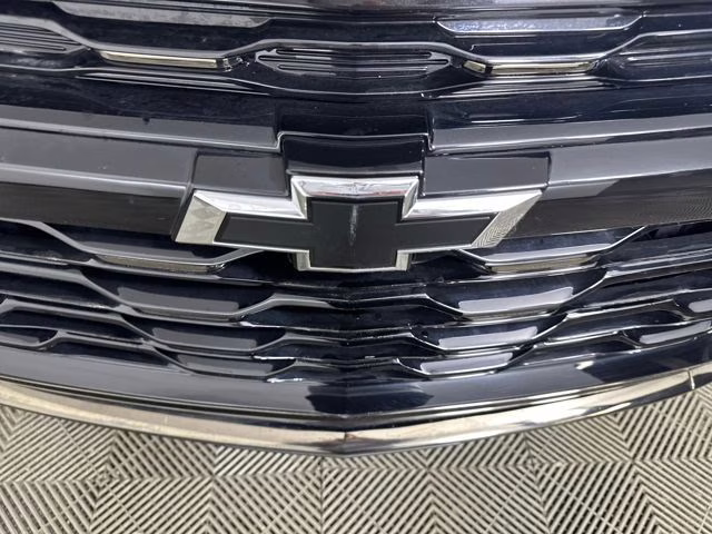 2025 Mosaic Black Metallic Chevrolet Trax ACTIV FWD SUV