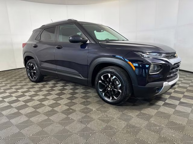 2021 Midnight Blue Metallic Chevrolet TrailBlazer LT FWD SUV