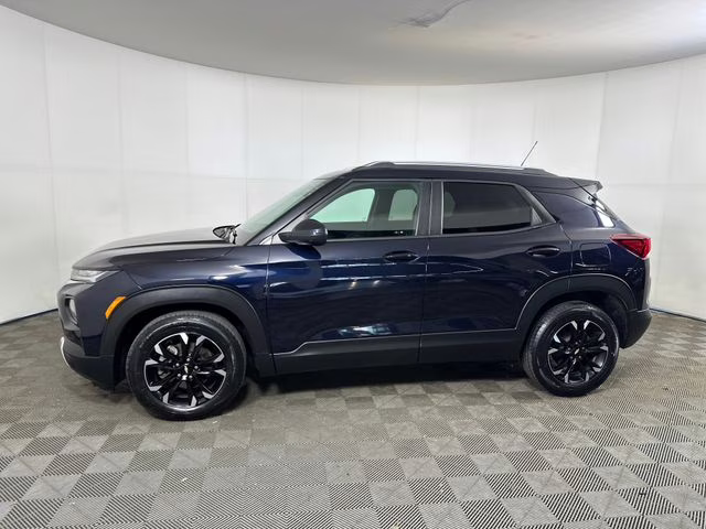 2021 Midnight Blue Metallic Chevrolet TrailBlazer LT FWD SUV