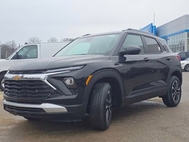 2026 Mosaic Black Metallic Chevrolet TrailBlazer LT FWD SUV