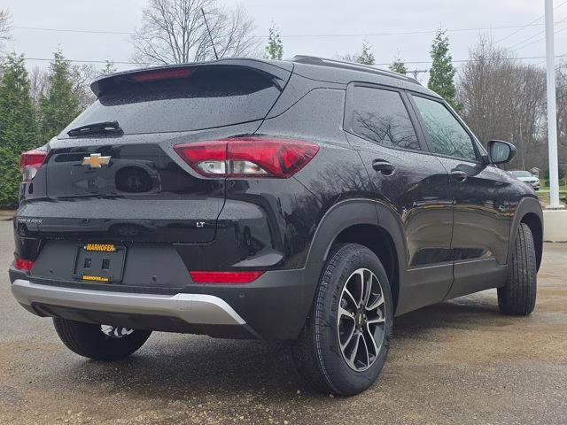 2026 Mosaic Black Metallic Chevrolet TrailBlazer LT FWD SUV