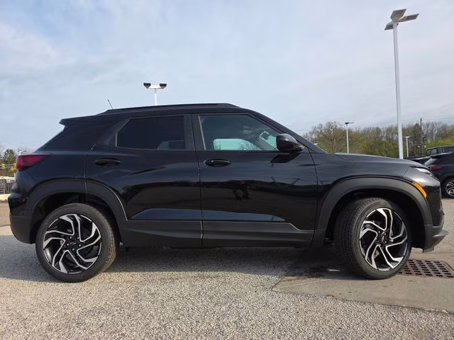 2026 Mosaic Black Metallic Chevrolet TrailBlazer RS FWD SUV