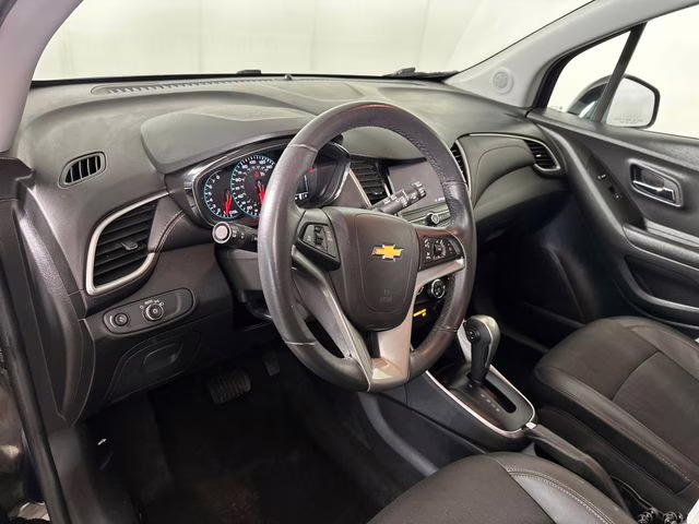 2022 Mosaic Black Metallic Chevrolet Trax LT AWD SUV