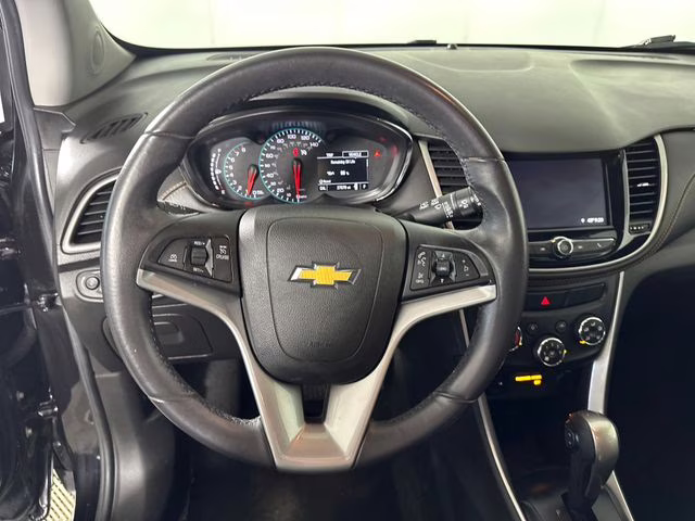 2022 Mosaic Black Metallic Chevrolet Trax LT AWD SUV